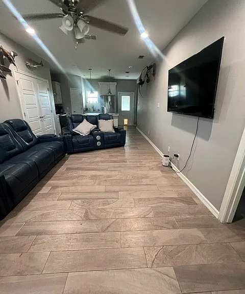 1107 E Kenedy Ave — Photo 5