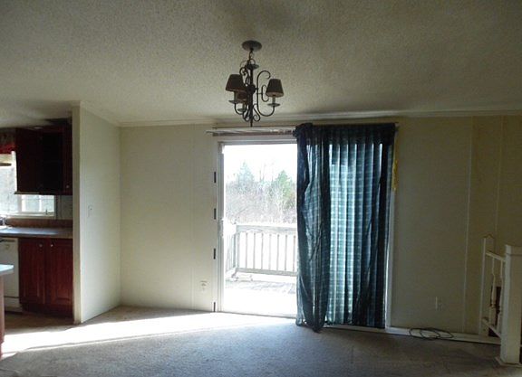 4th image of 428 Warbler Ln