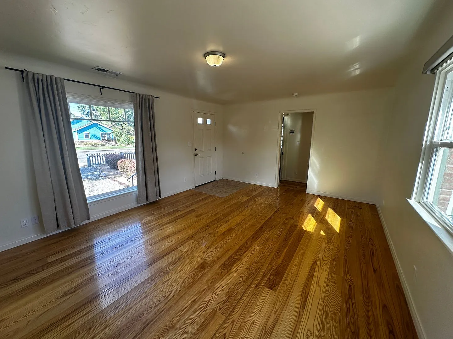 Down town 2bedroom, 1 bath — Photo 3