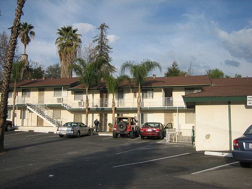 1st image of 901 Palmbrook Dr APT 4
