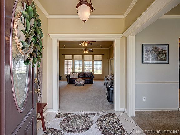 4th image of 12570 Greenbriar St
