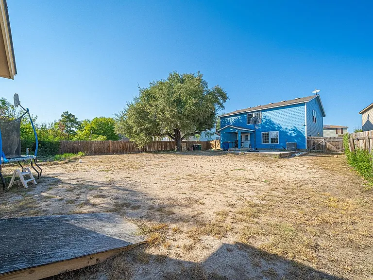 9314 Magnolia Grv — Photo 6