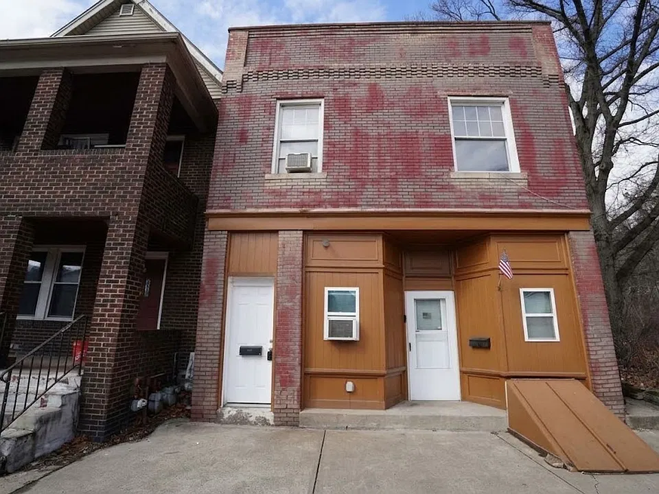 221 5th St