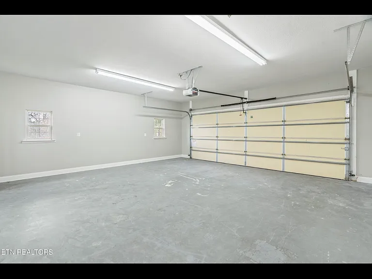 308 Lindder Dr — Photo 11