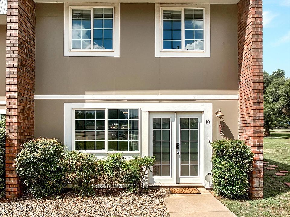 1st image of 1400 Fairway Ter APT 10
