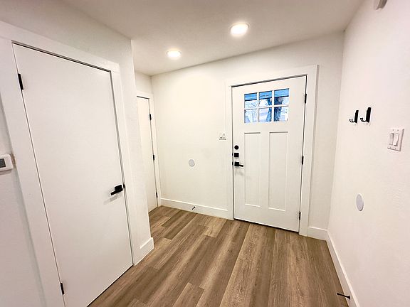 4th image of 9728 Anderson Village Dr