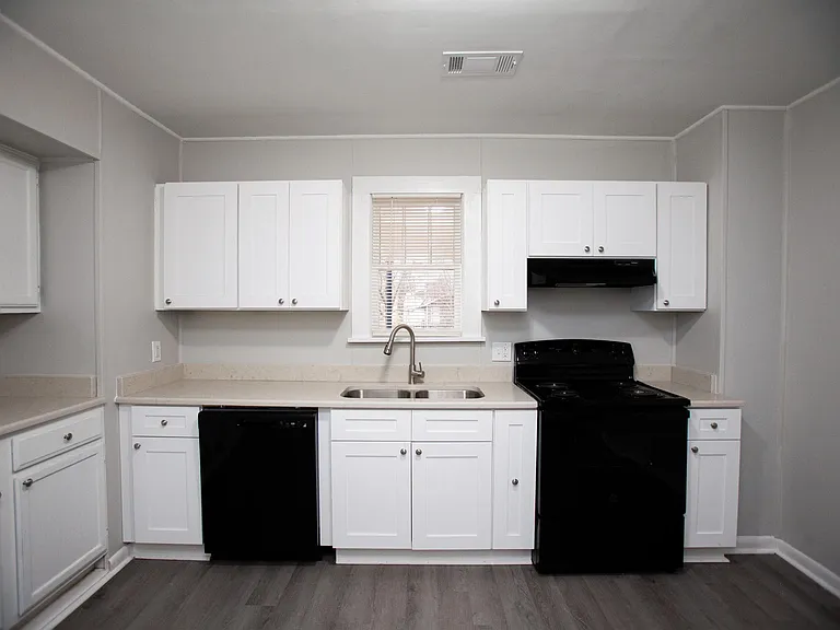 4701 Atkins St — Photo 7
