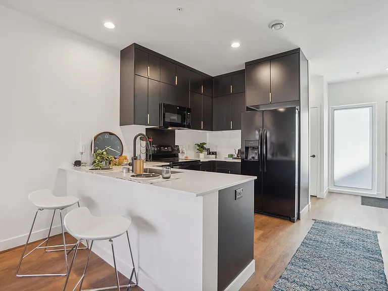 The Hollander Row Homes — Photo 13