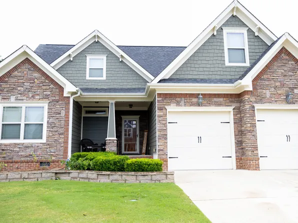 8217 Robertsview Dr, Ooltewah, TN 37363