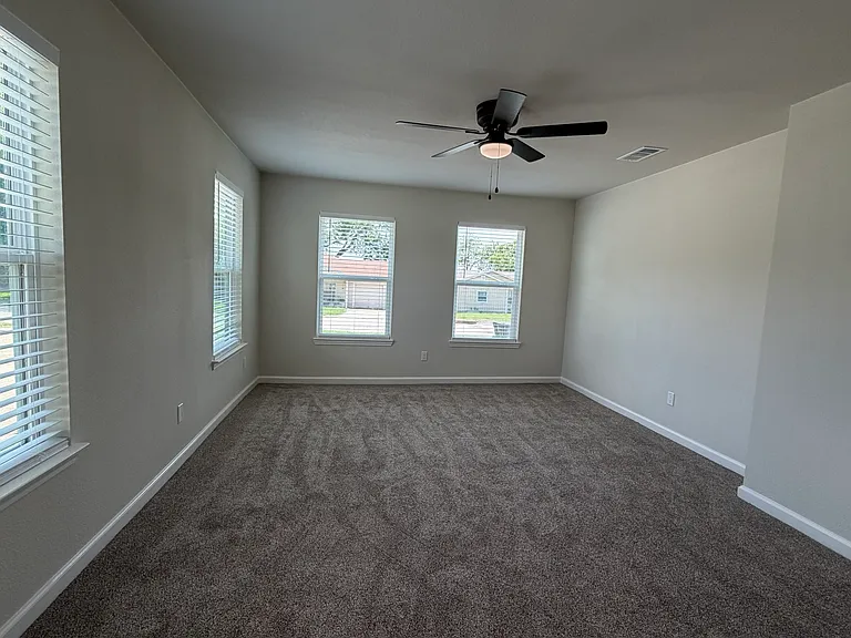 6812 Lakeside Dr — Photo 8