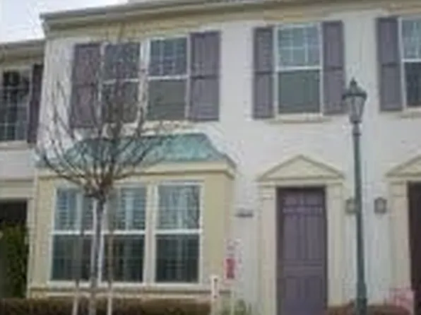 5328 Gillespie St, Ventura, CA 93003