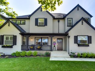 809 43rd St, Sacramento, CA 95819
