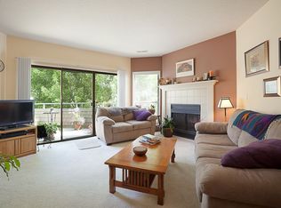 5602 S Riverside Ln APT 9, Portland, OR 97239