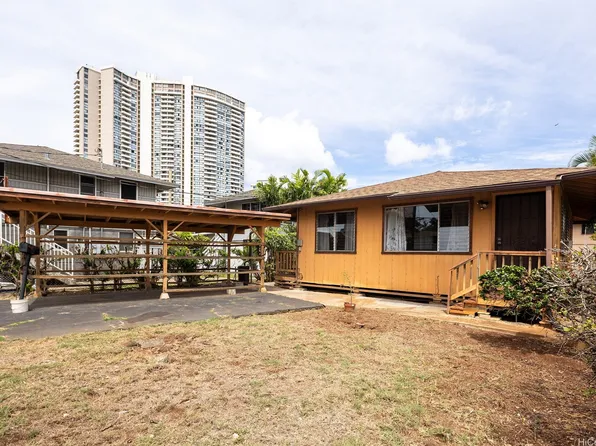 620 Hausten St, Honolulu, HI 96826