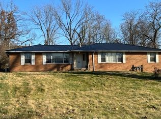 1222 1/2 Edward Ln, Zanesville, OH 43701