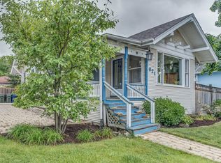 621 E Benton Ave, Naperville, IL
