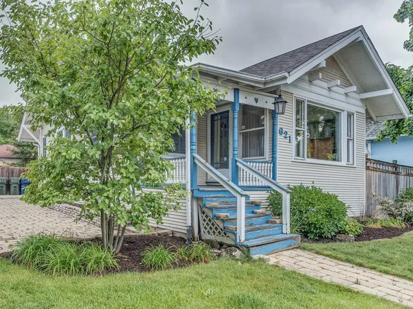 621 E Benton Ave, Naperville, IL 60540