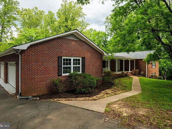 2nd image of 3000 Earlysville Rd