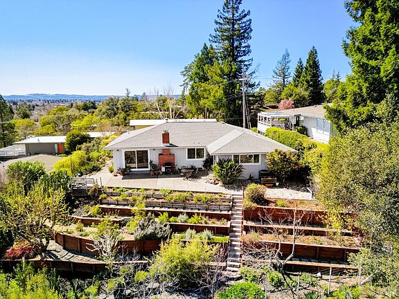 3rd image of 2222 Cummings Drive
