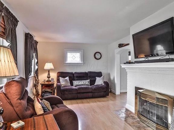 4th image of 3358 Woodlawn Ave