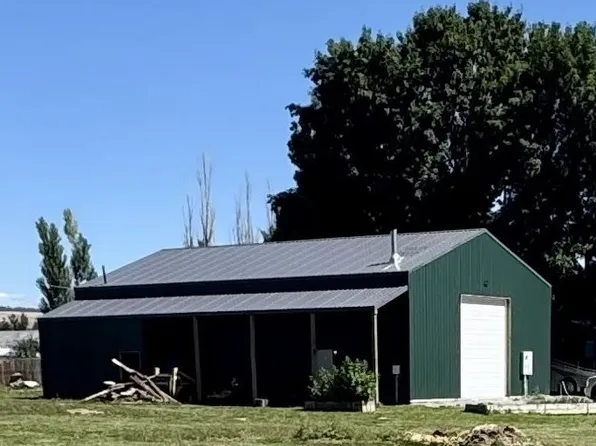 416 4th St, Summerville, OR 97876