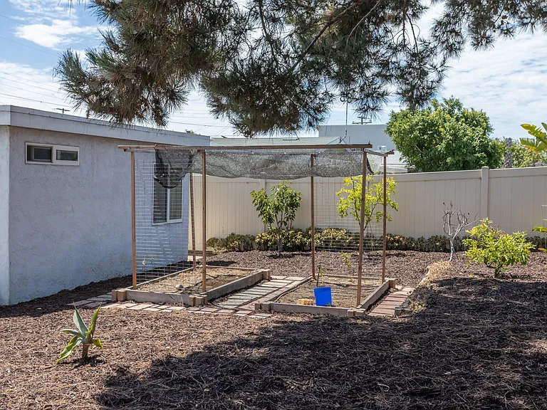 4742 Seaford Pl — Photo 14