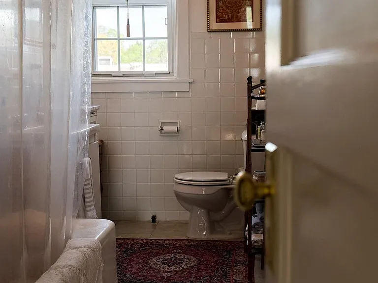 120 Kraft Ave #10 — Photo 9