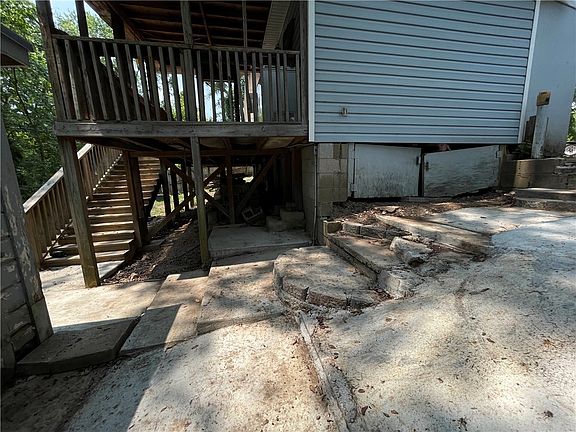 5th image of 602 E Pearl St