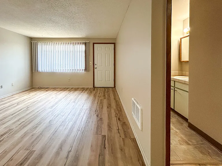 1073 Ruge St NW #1073 — Photo 3