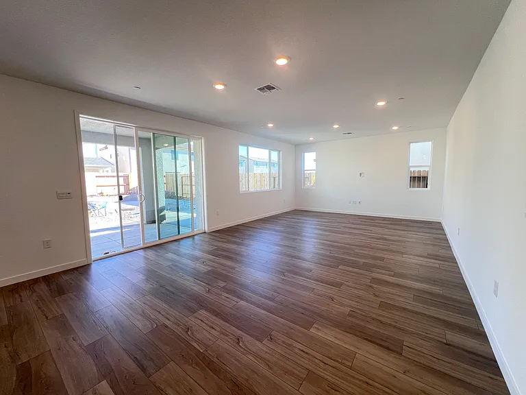 8144 Arrowfield Way — Photo 7