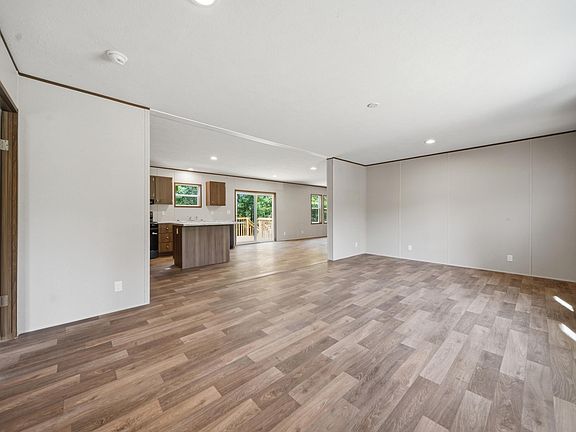 3rd image of 212 Paula Ct