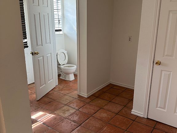 4th image of 113 Timber Lake Ln