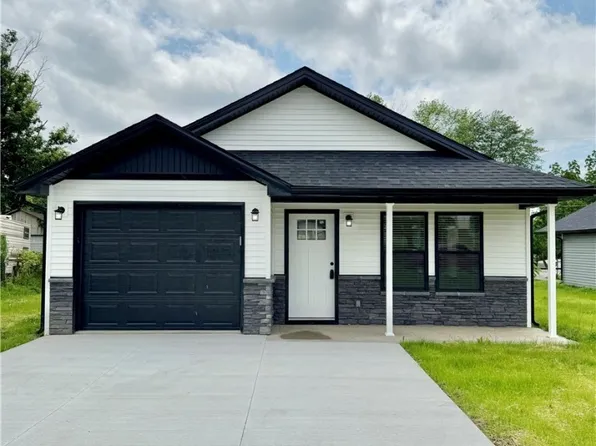 466 East Street, Austin, IN 47102