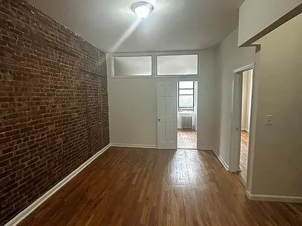 454 W 57th St APT 2A, New York, NY 10019