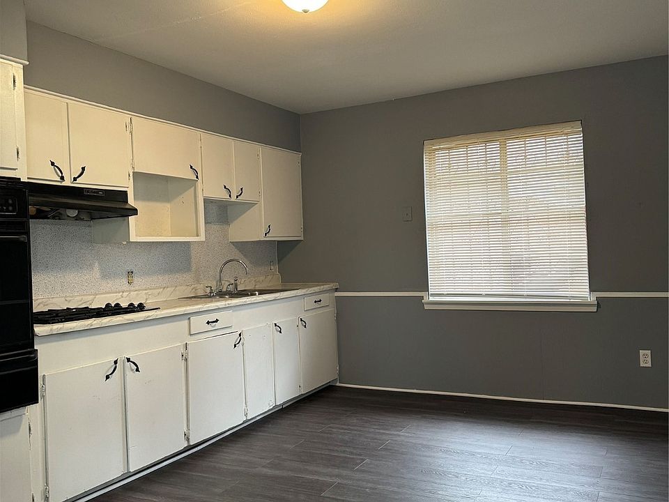 1st image of 253 E Dudley Dr