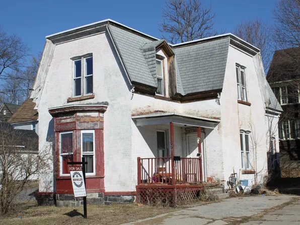 27 Beaver St, Gloversville, NY 12078