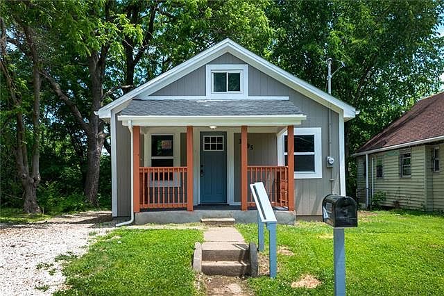 1st image of 3005 N 31st St
