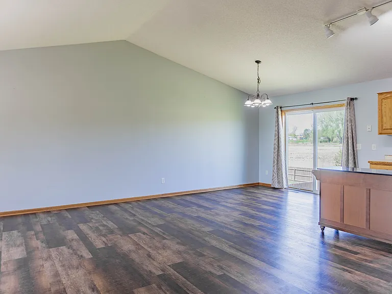 2112 Blake Ave — Photo 22