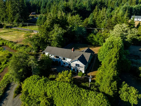 1404 S Beaver Creek Rd, Seal Rock, OR 97376
