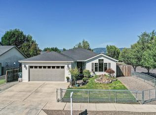 777 Spring Valley Dr, Medford, OR 97501
