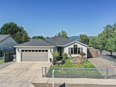 777 Spring Valley Dr, Medford, OR, 97501