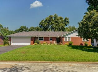 630 Valley View Dr, Mount Vernon, MO 65712