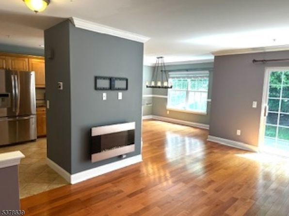 210 Sheffield Ct