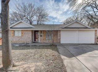 1035 Meadowbrook Dr, Grapevine, TX 76051