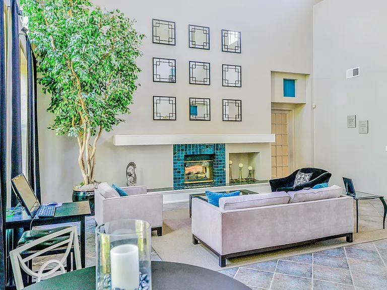 Greyson's Gate Apartments — Photo 19