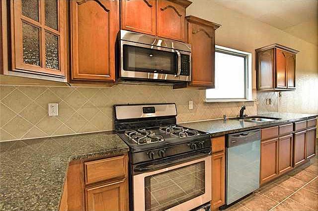 2nd image of 14949 Hunters Grove Ave