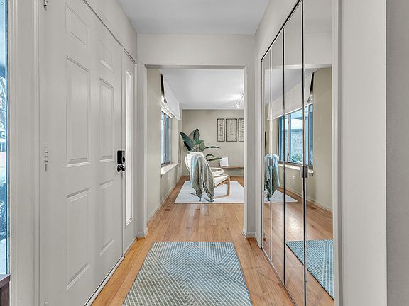 5th image of 34069 Fairfax Dr
