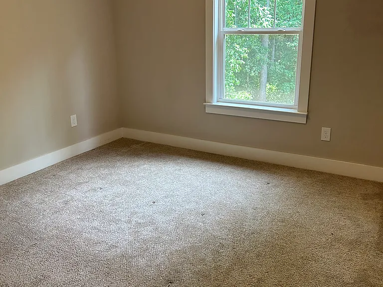 110 Sanders Dr — Photo 9