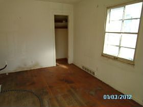3rd image of 143 Elkan Ave