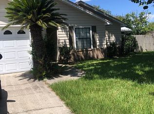 664 Radnor Ln, Jacksonville, FL 32221